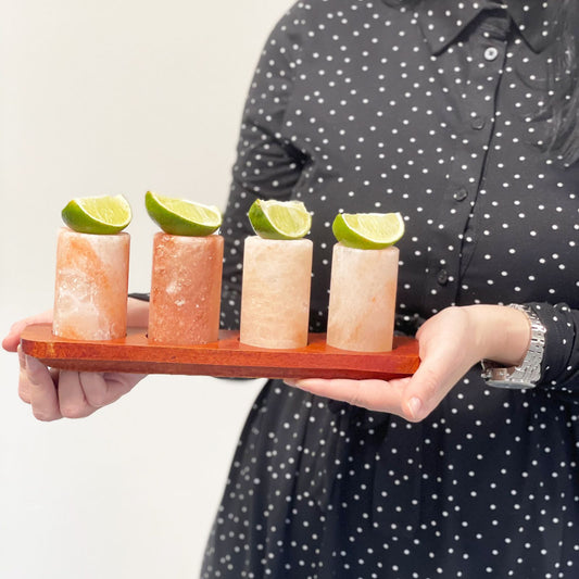 Himalájai só feles poharak – 2 db, fa tartóval