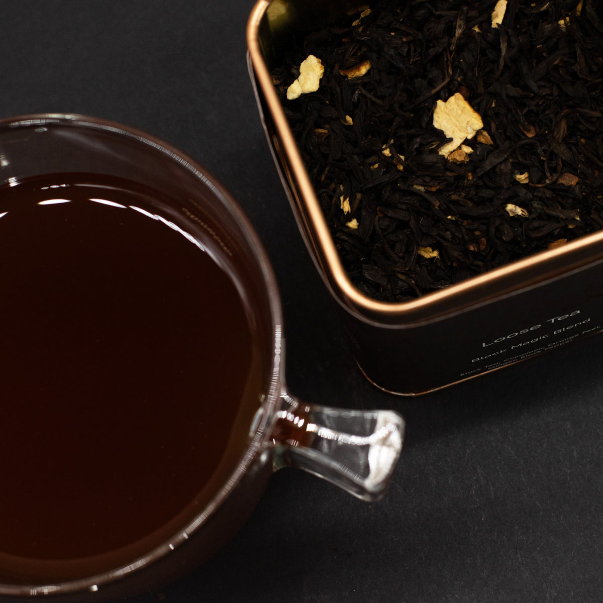 „Black Magic” fűszeres fekete tea – 50 g, fémdobozban