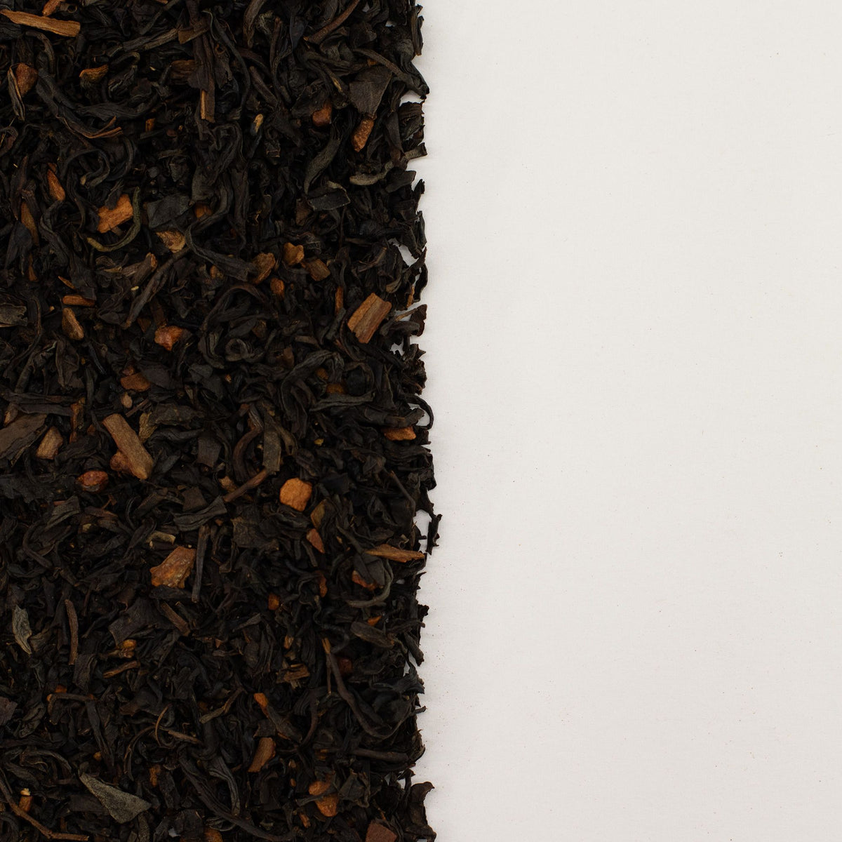 Bio fahéjas fekete tea – 50 g, fémdobozban